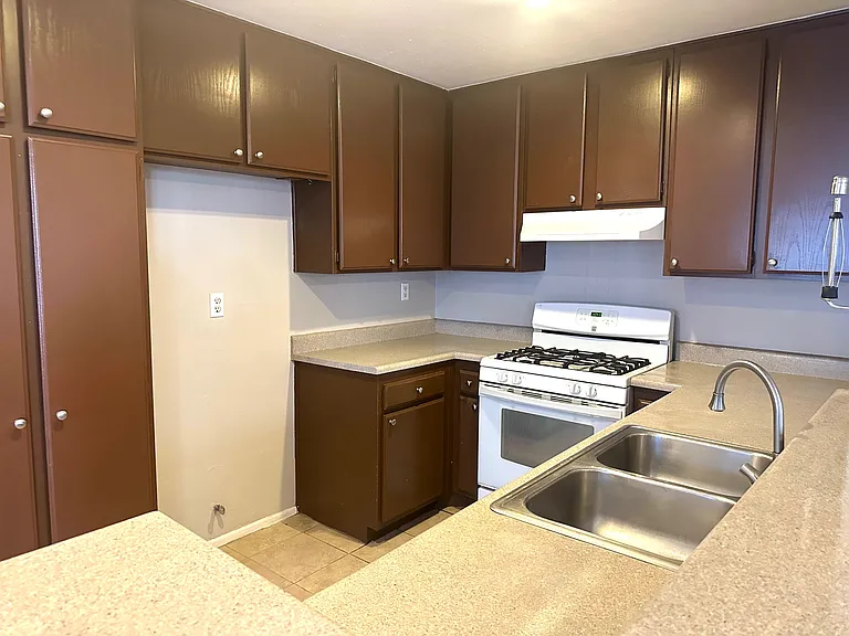 13126 Bromont Ave #11 — Photo 8