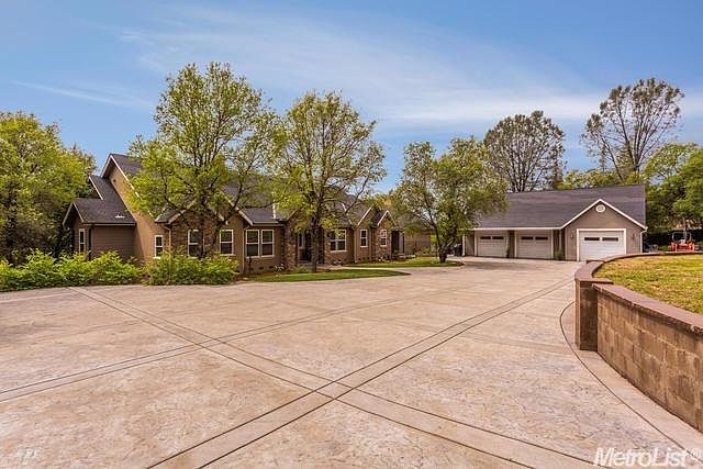 1st image of 354 Orchard View Ln