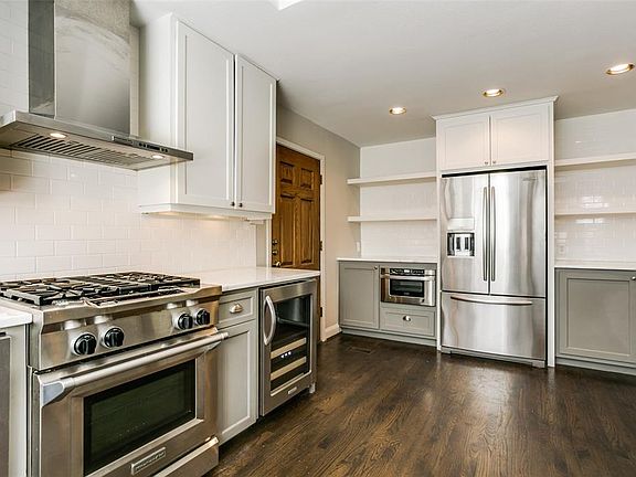 3rd image of 4117 Emerson Ave