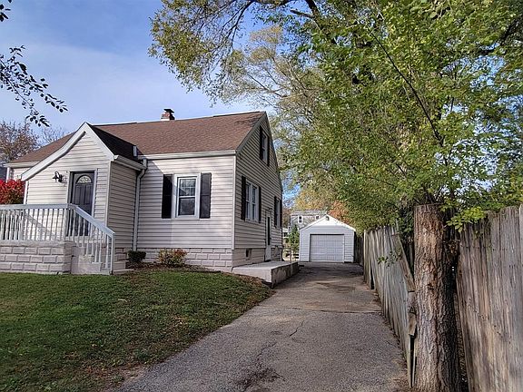 3rd image of 1909 W Hudson St
