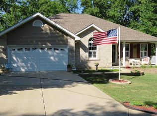 105 Red Berry Ln, De Soto, MO 63020