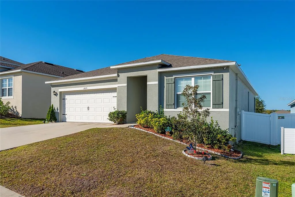 3 bed, 2.0 bath, 1701 sqft, $2,600 — Photo 3