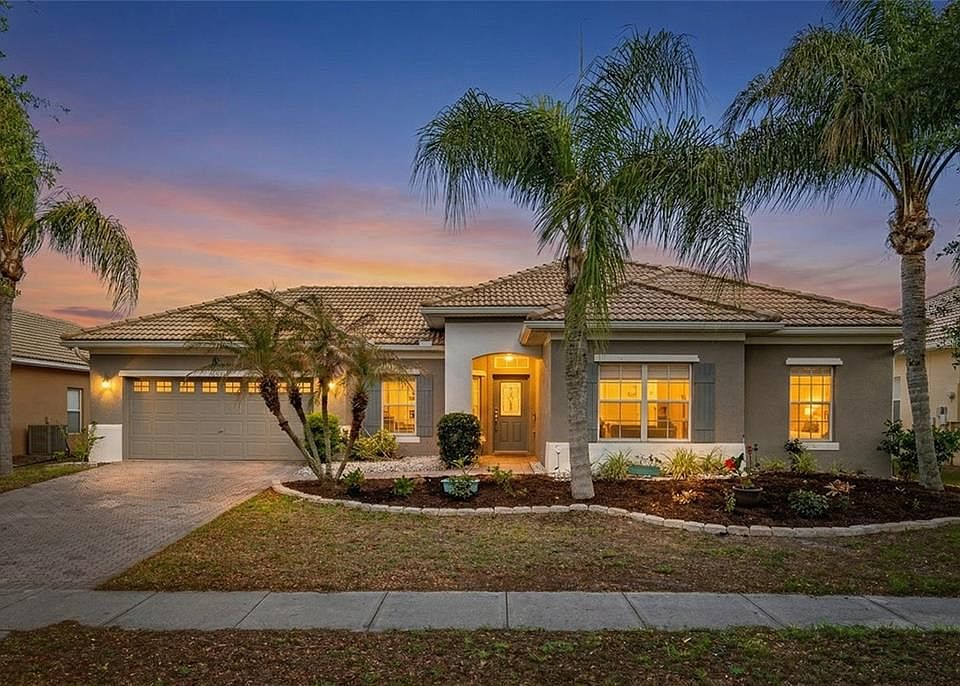 1st image of 2591 Summerland Way