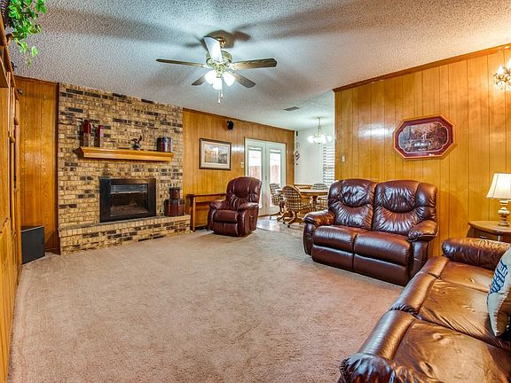 3rd image of 1821 Keathley Dr
