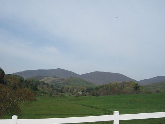 2nd image of 519 Beaver Creek School Rd #C