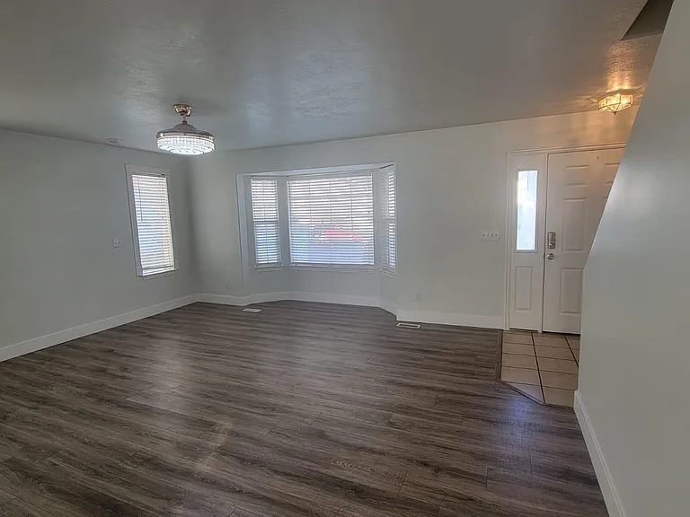 1353 S 1440 E — Photo 5
