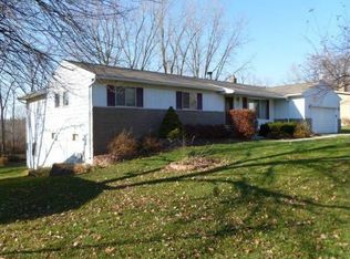 75 Endicott Dr, Howell, MI 48843