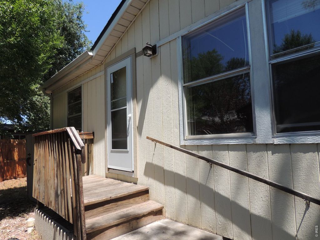 624 Lupine Dr