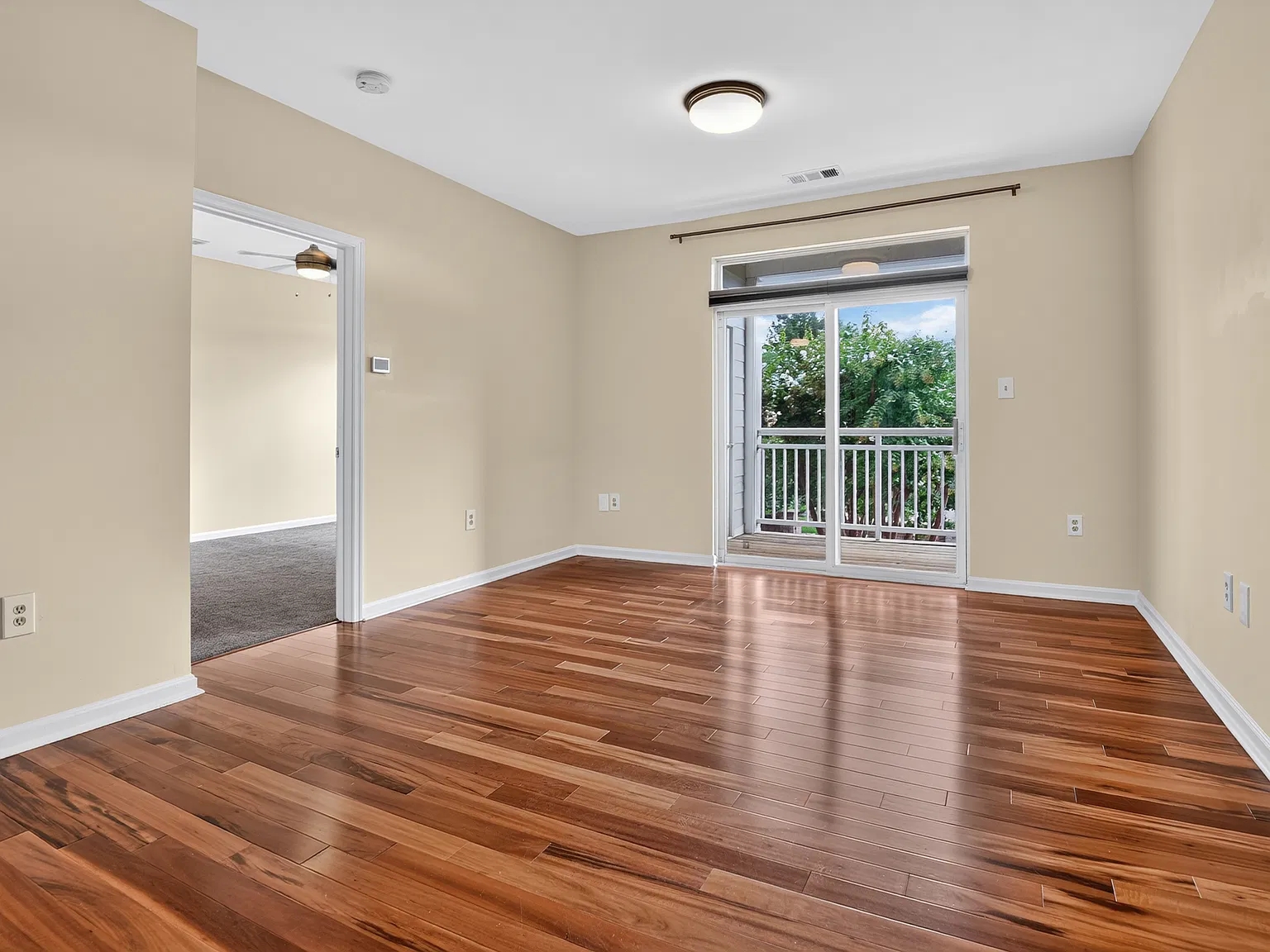 2 bed, 1100 sqft, $2,700 — Photo 2