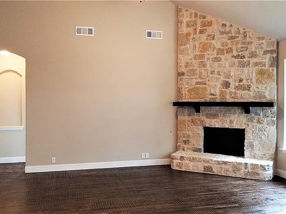 4th image of 3327 Sequoia Ln