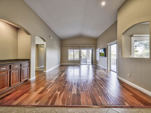 4th image of 4728 E Casey Ln