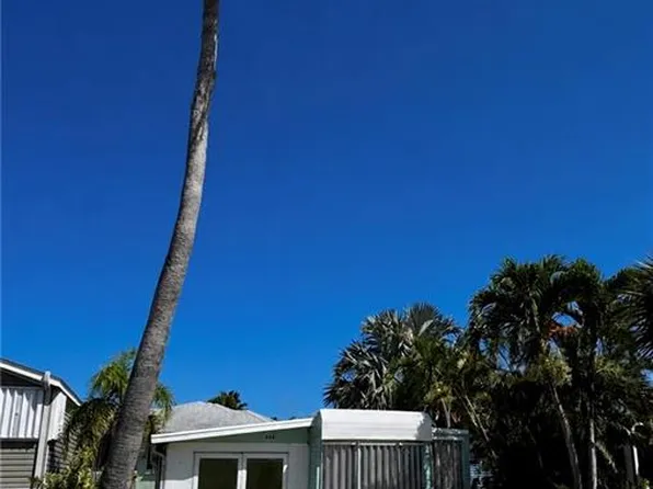 466 Nettles Blvd, Jensen Beach, FL 34957