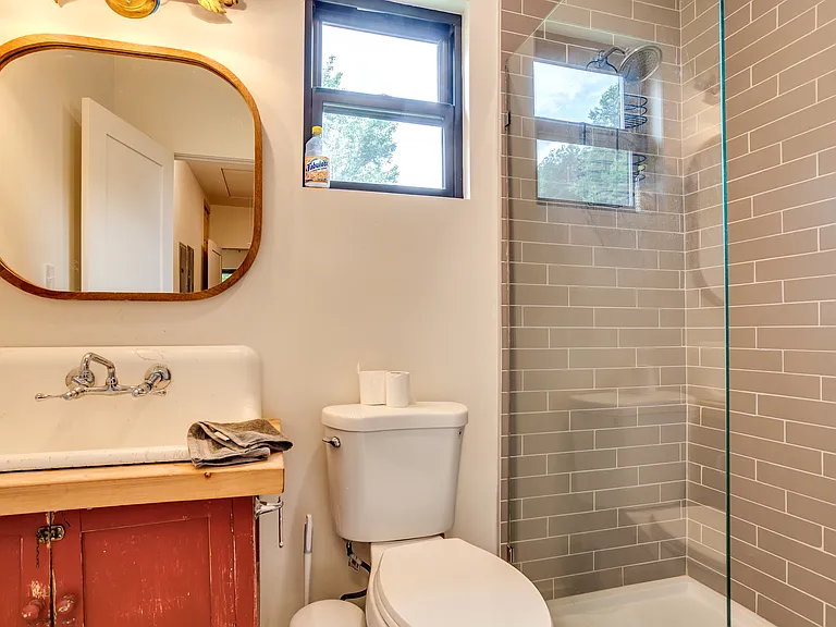 112 Medlin Ln — Photo 21