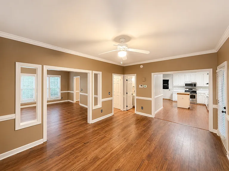 207 Custer Trl — Photo 4