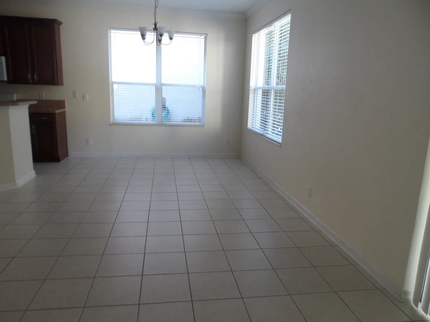 3 bed, 2.0 bath, 1676 sqft, $2,300 — Photo 4