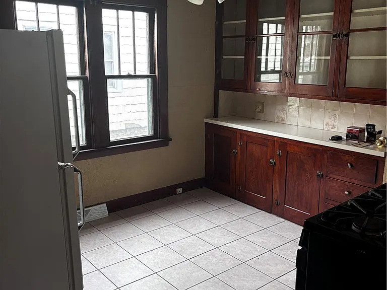 46 Kirkwood Dr #LOWER — Photo 3