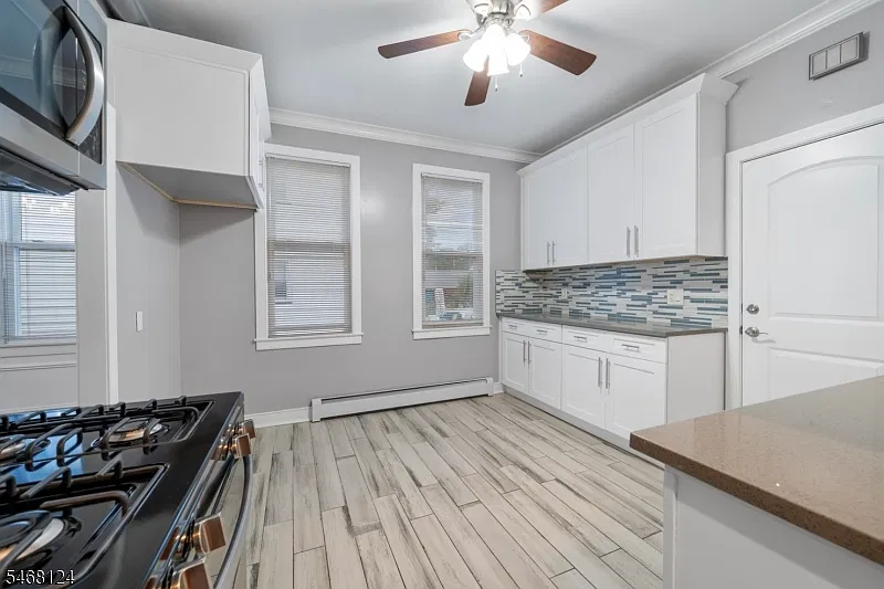 2 bed, 1.0 bath, $2,500 — Photo 2