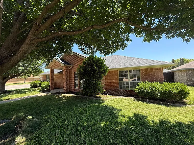 3501 Grandview Dr — Photo 2