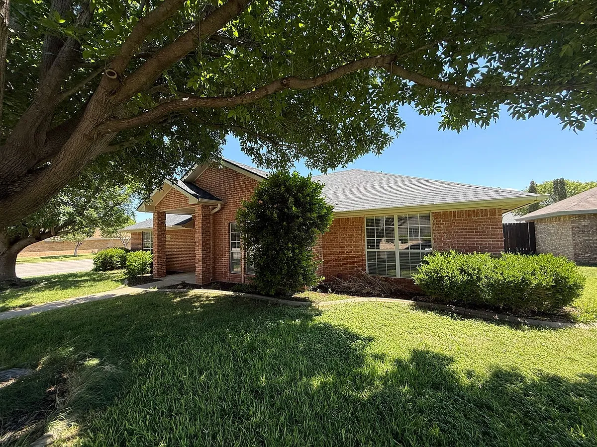 Building Photo - 3501 Grandview Dr