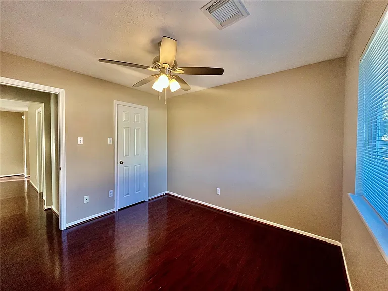 146 Skycrest Dr — Photo 7