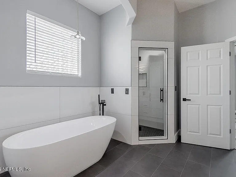 1770 Victoria Chase Ct — Photo 59