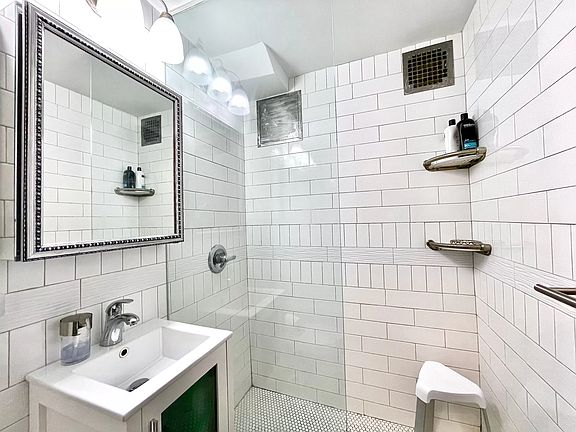 2nd image of 45 Tudor City Pl APT 420
