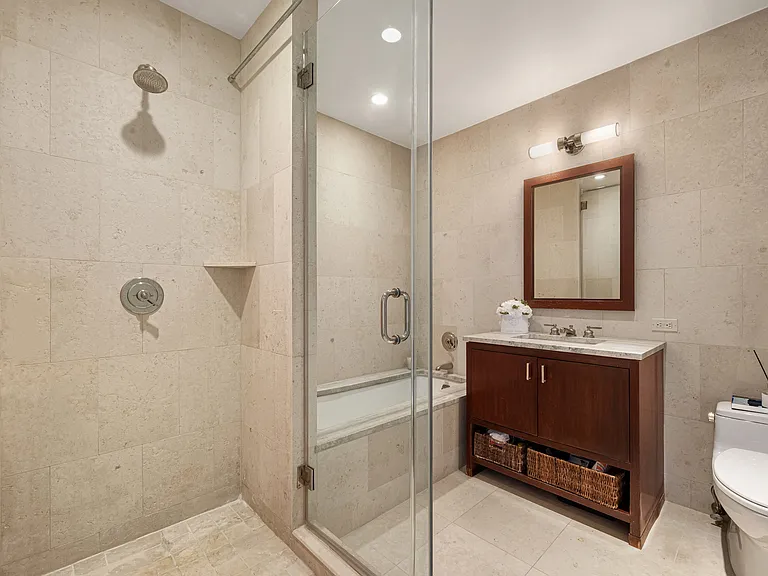 100 Riverside Blvd #8U — Photo 8