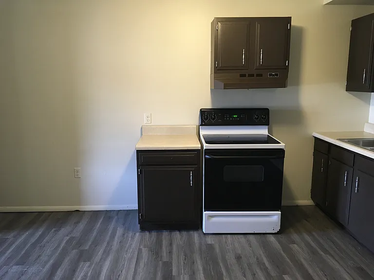 1312 Pleasant Valley Blvd #3 — Photo 4