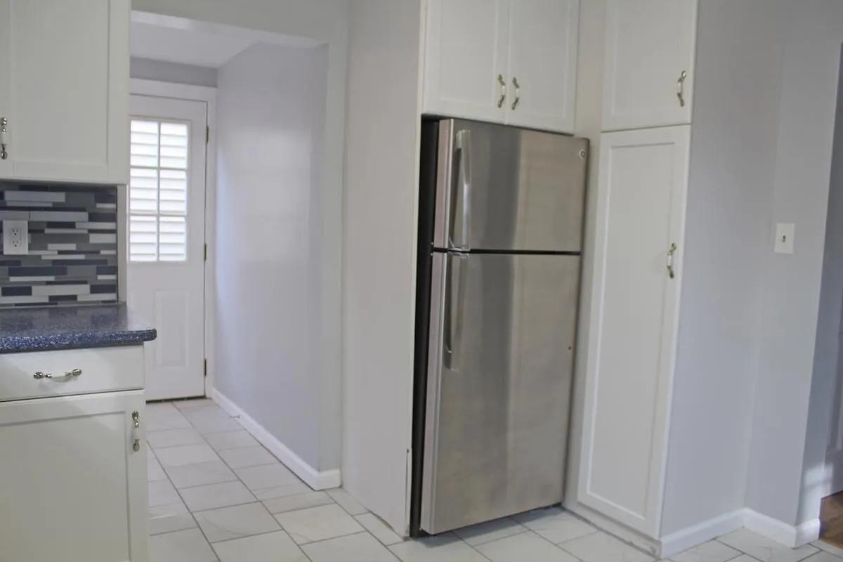 4 bed, 1245 sqft, $2,500 — Photo 3
