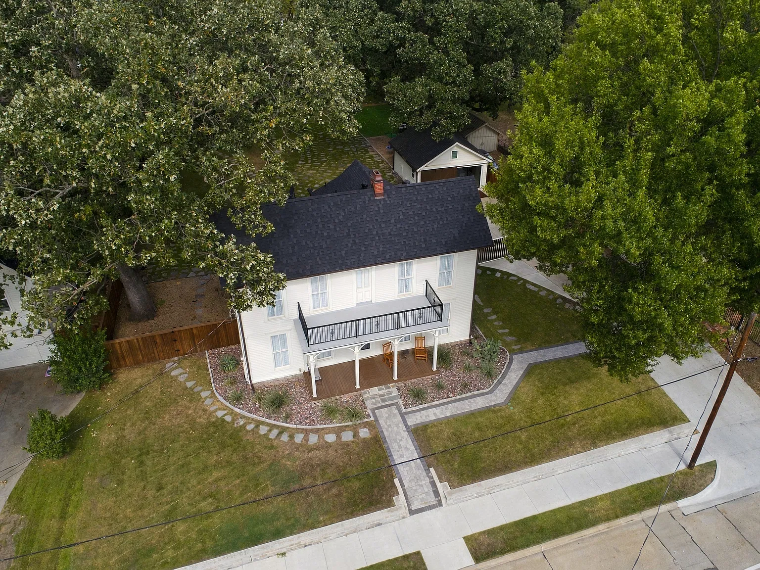 4 bed, 3.5 bath, 3186 sqft, $4,500 — Photo 1