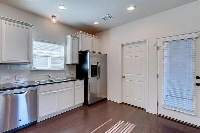 18418 Mammoth Cave Blvd — Photo 10