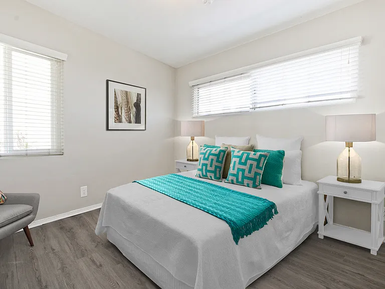 Levering Apartments — Photo 13