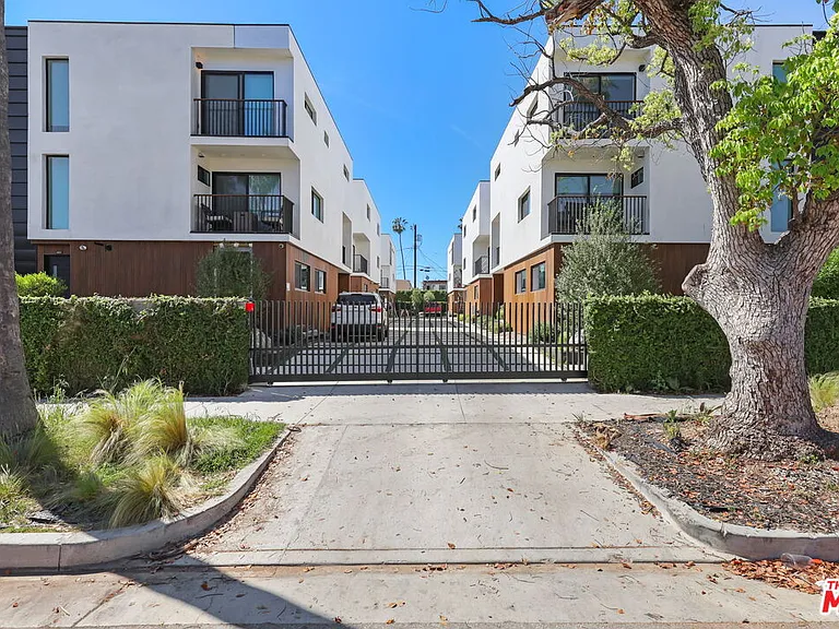 921 N Mariposa Ave — Photo 5