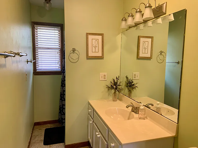 Sunshine Dr — Photo 27