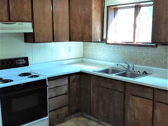 2nd image of 3748 Swenson Ave #1