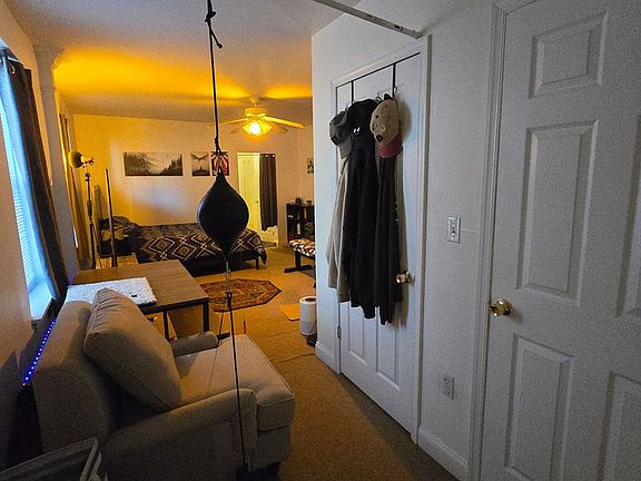 4th image of 637 N 16th St APT 1R