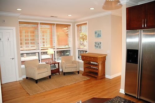 Sitting area / breakfast nook