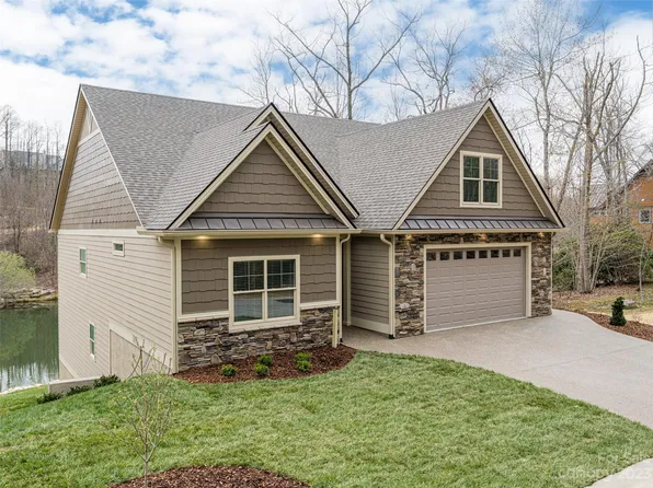 142 Narrows Run Loop, Hendersonville, NC 28791
