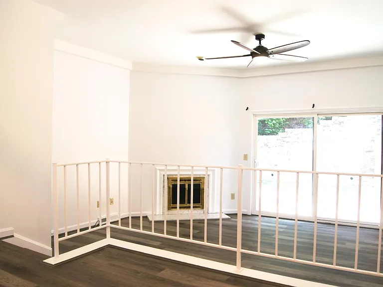9771 Bunker Hill Ln — Photo 16