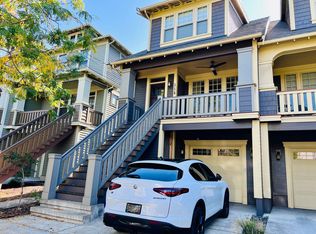 118 NE Ivy St, Portland, OR 97212