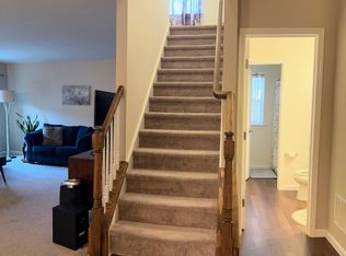 202 Ridgeline Dr, Poughkeepsie, NY 12603