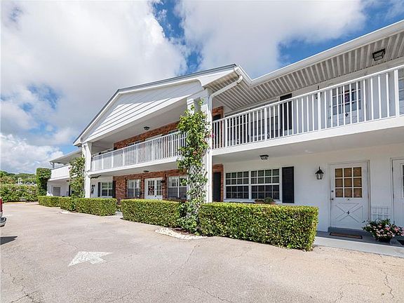 2nd image of 143 Yacht Club Dr APT 7
