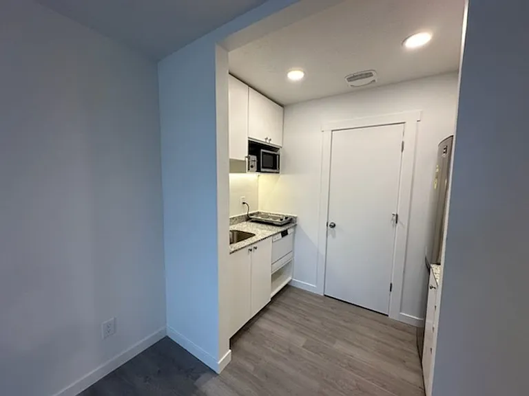 498 E Fort Union Blvd — Photo 12