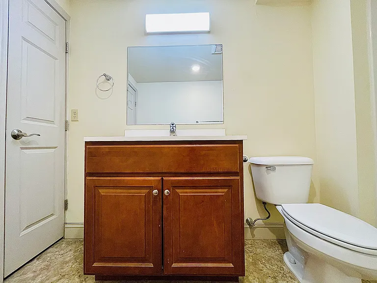 191 College St #303 — Photo 36