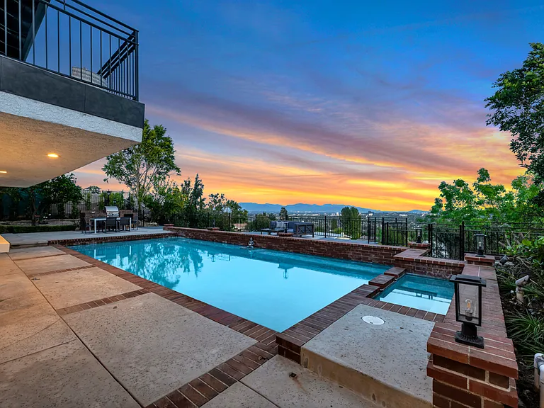 5952 Woodland View Dr — Photo 16