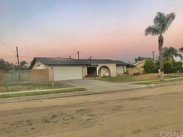 1st image of 17672 Seville Ave
