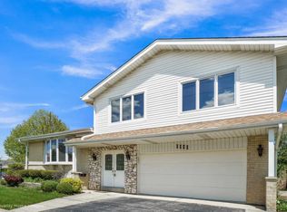 1111 S Church Rd, Mount Prospect, IL 60056