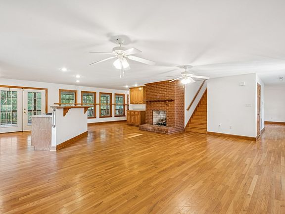 2nd image of 542 Ampthill Rd