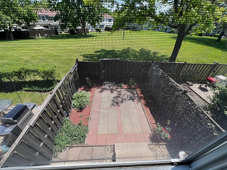1927 Governors Ln — Photo 22
