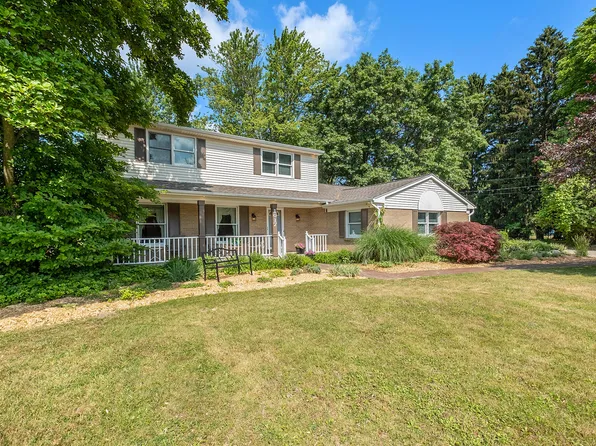 1017 Oakhurst Ave NW, Grand Rapids, MI 49504